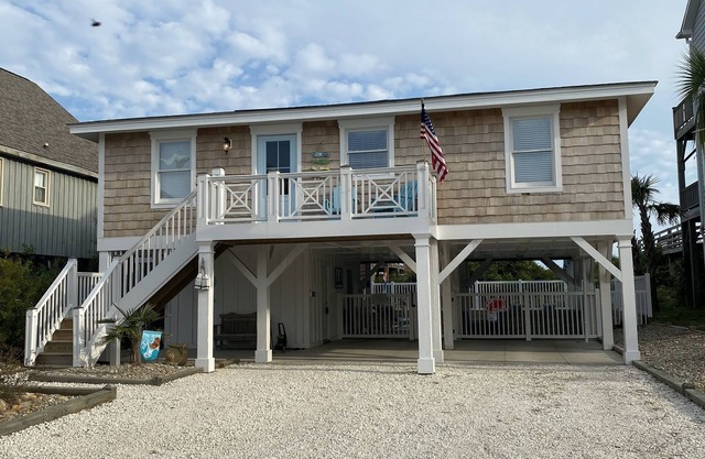 Ocean Front Cottage with optional Heated Pool.