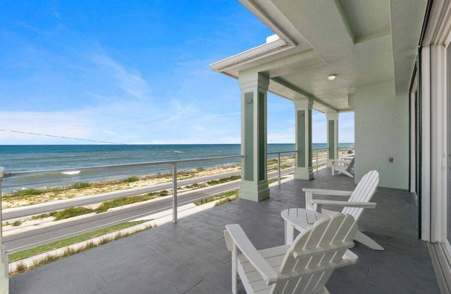 Ocean front home in Flagler Beach! Dog friendly! Sleeps 8!
