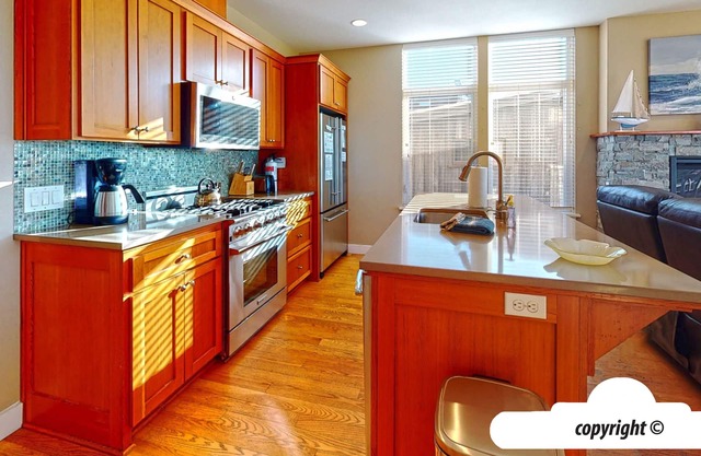 OCEAN FRONT: MODERN MARVEL: Seaside Vacation Homes, Inc Managed Property