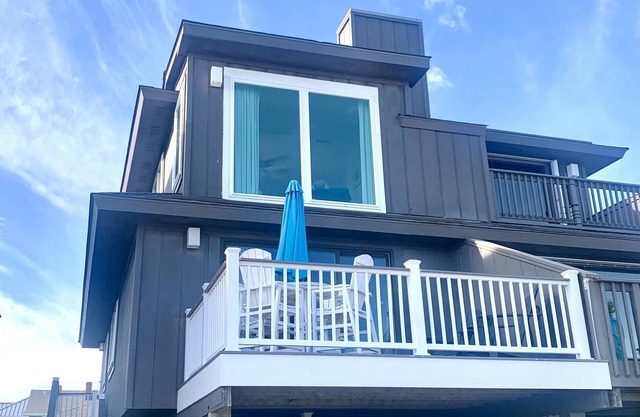 OCEAN FRONT 3BR, GREAT LOCATION, STEPS TO THE BEACH, PERFECT FOR FAMILIES!