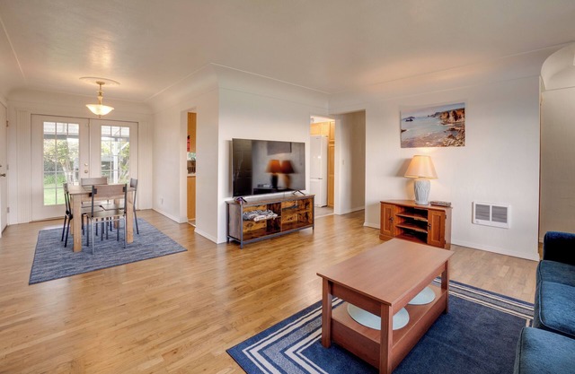 Ocean & Sunset Views: Brookings Home Near Town!