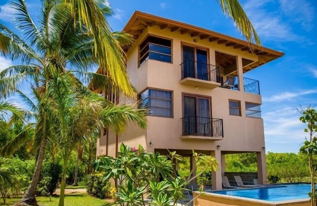 Ocean View 3 Bed Room 2 Bath with pool