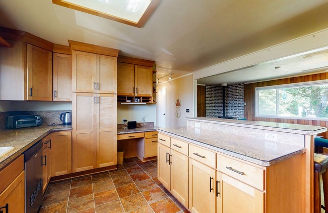 Ocean View Home w/ a Private Hot Tub, Wood Fireplace, Decks, & Garden