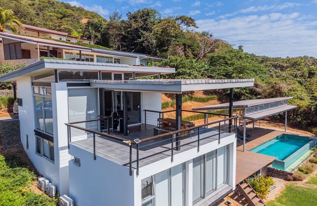 Ocean View home w/private pool, 1 mile to the beach