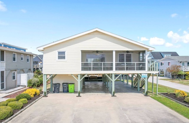 Ocean View Home with Beach 1 Block from Pier with direct beach access!