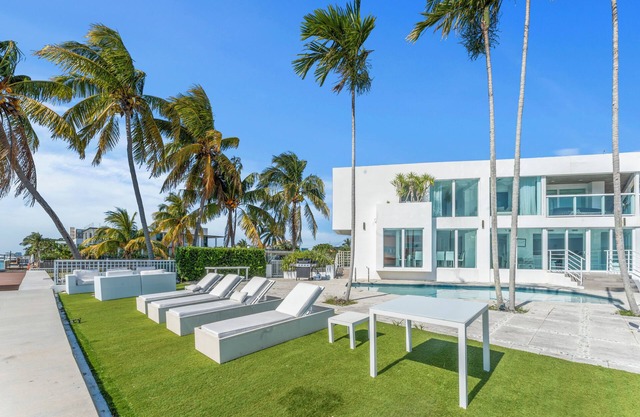 Ocean View, Miami Beach, Brickell, Biscayne Bay, Heated Pool, BBQ, n