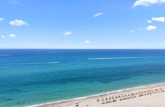 OCEAN VIEW! Palm Beach Singer Island Resort! 2bd 2bth Hotel amenities included