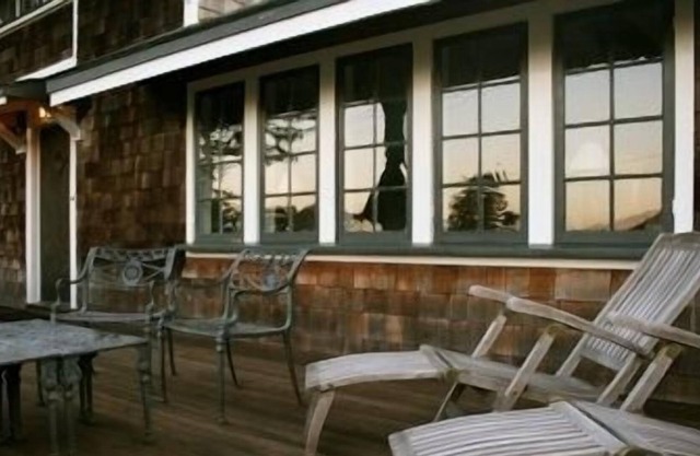 Ocean View Shingled Beach Cottage