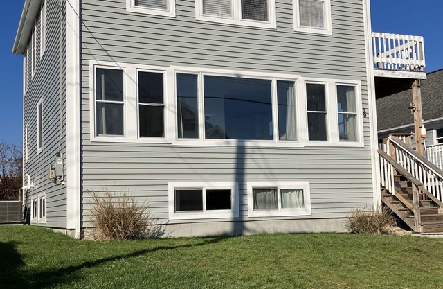 Ocean View~Walk to Scarborough Beach~4BR 3BA 3 level Affordable Private Home