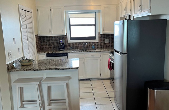 Ocean views, 2nd row w/pool. Close to the Boardwalk. Fresh paint & appliances