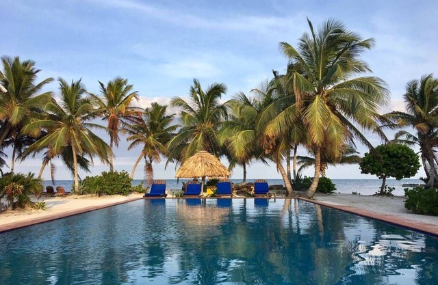 Oceanfront 3Bd/3Bth Home w/Blue Skies, Emerald Seas, Warm Winds & Coconut Trees