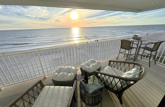 OCEANFRONT 5⭐3BR/2BA/6BED Heated Pool 180 View Patio Beach Gear