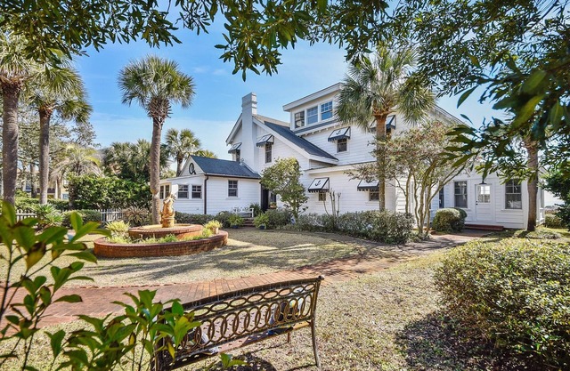 Oceanfront Alta Mira on the Golden Mile