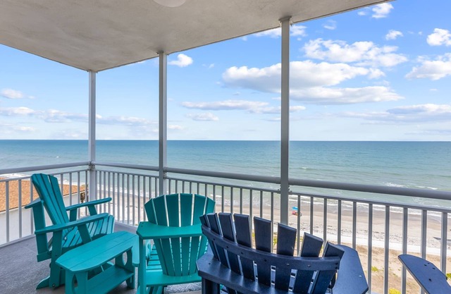 Oceanfront Condo w/Balcony + Rocket Launch Views