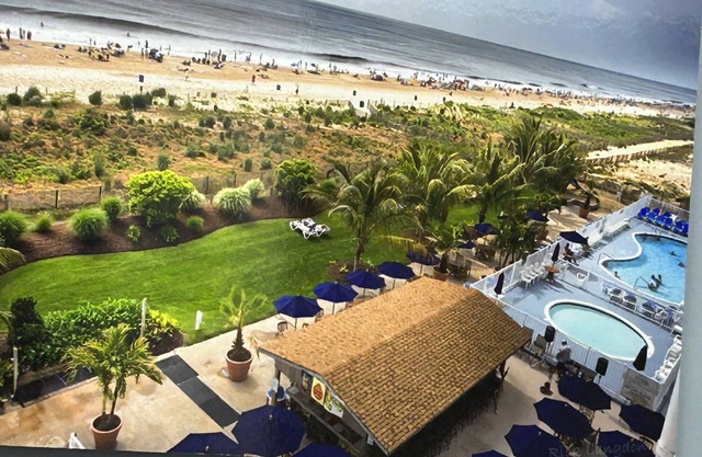 Oceanfront Condo with all the Amenities of a Hotel- Indoor & Outdoor Pool
