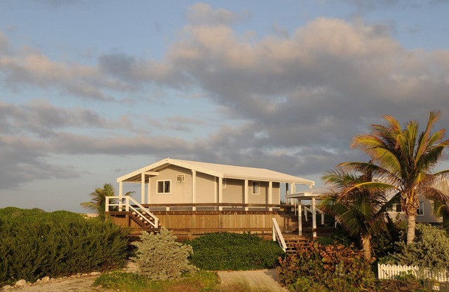 Oceanfront Cottage With Great Location