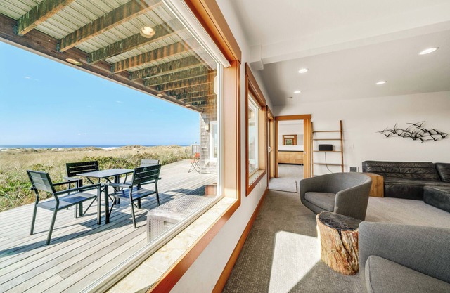 Oceanfront Getaway MCA#1236-Gorgeous duplex home right on the beach. DOGS ok.
