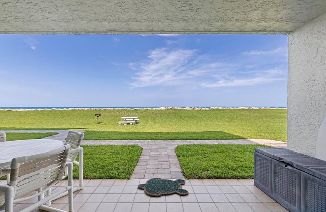 🌊Oceanfront Groudfloor Condo-Chadham by the Sea 118🌊
