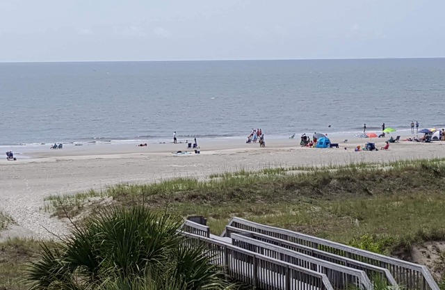 Oceanfront Hilton Head with fabulous views ,updated baths, cozy fireplace