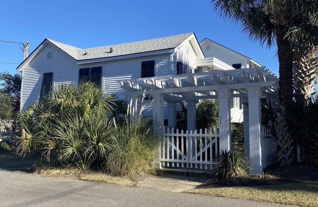 Oceanfront historic gem on great block