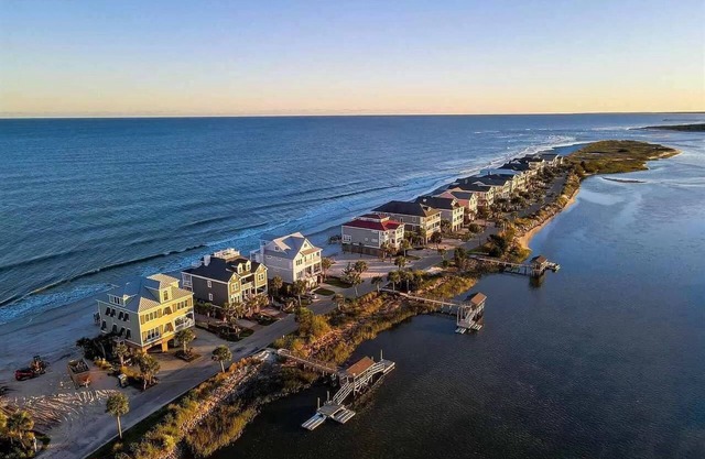 Oceanfront Home on Peninsula-elevator-creekside-2 pools-Litchfield Beach