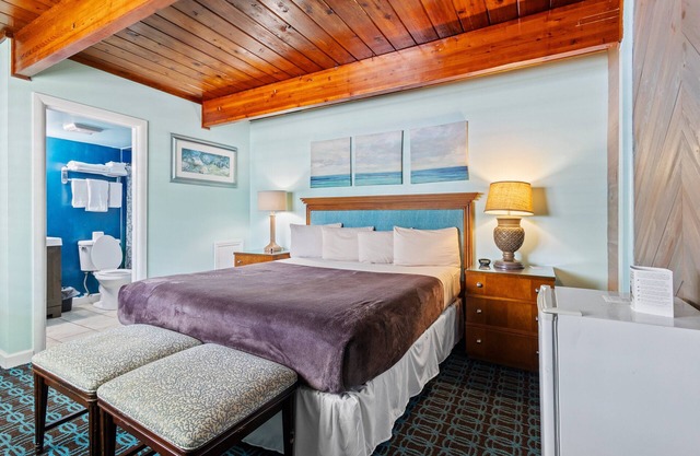 Oceanfront Inn Room #9 - Inlet View - King Bed