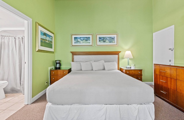 Oceanfront Inn Room #11- Standard Room - King Bed