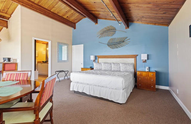 Oceanfront Inn Suite, Ocean and Inlet Views, King Bed, #12