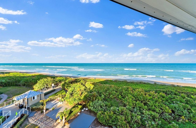 OCEANFRONT Penthouse XL Balcony w/Gorgeous Views, S. Hutchinson Island/Stuartn