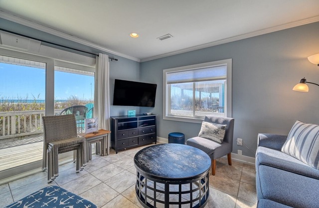 Oceanfront - Pet Friendly - Wraparound Porch
