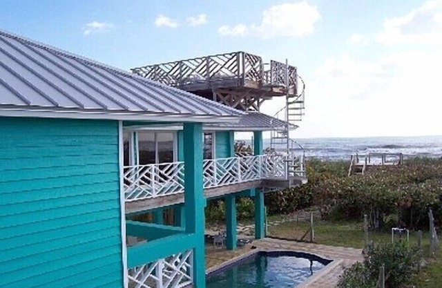 Oceanfront, Private Beach, Boat Dock, Heated Pool, Vero Beach Florida