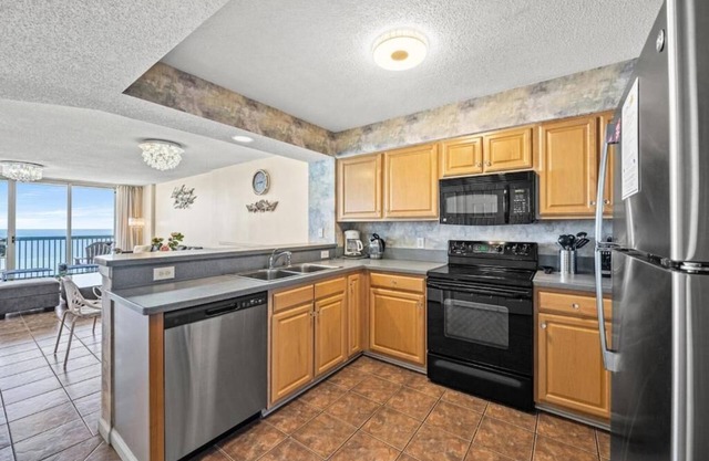 Oceanfront Sleeps 8 Ashworth Resort 3 bed 3 bath Free Parking Pools Lazy River