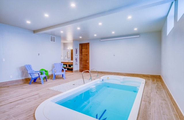 Oceanfront - The Manzanita Pool House