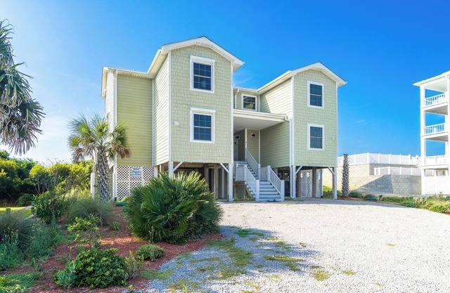 Oceanfront Updated 5BR Duplex. Dog friendly!