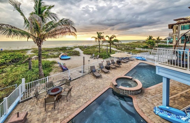 OceanfrontVilla/Pool/HotTub/8bedroom
