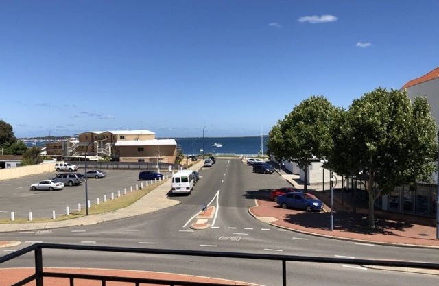 Oceanna 9 - Short Stay Apartment
