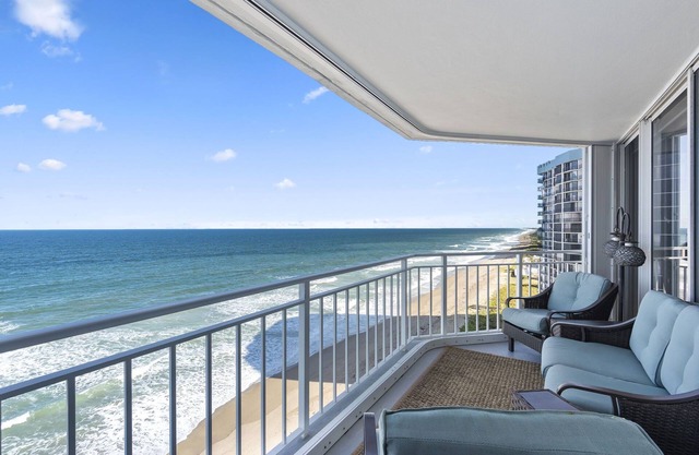 Oceanside! 15th floor, 4 balconies & a movie room