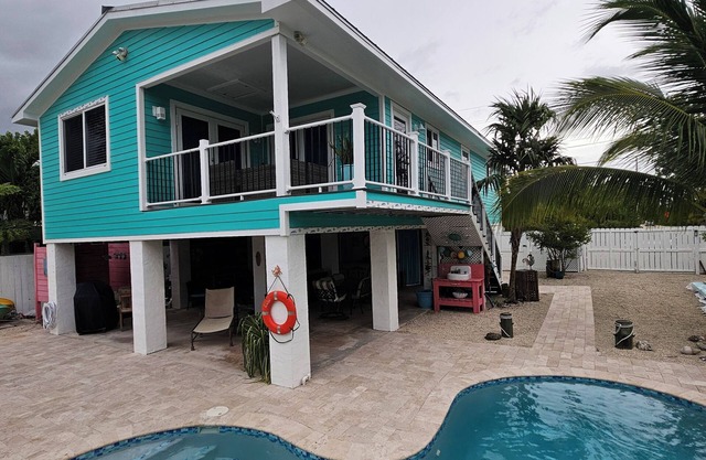Oceanside, heated pool, near Key West, space for 20-25 ft boat. Book fall 2025!