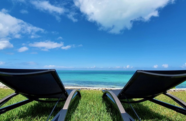 Oceanside house with private tropical garden, kayaks and paddle boards.