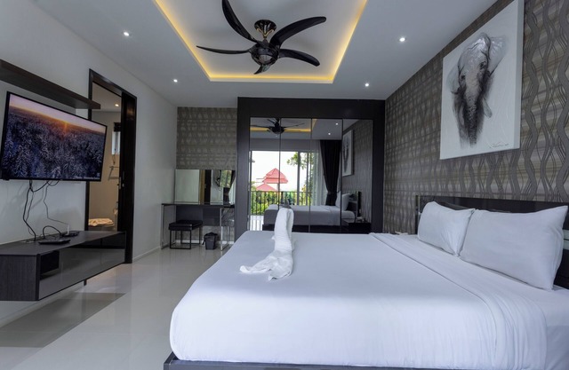 Oceanview 4BR Villa Jacuzzi Escape V180