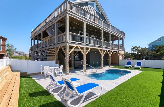 OCS2 - Private Heated Salt-Water Pool &Hot Tub, Steps to Beach