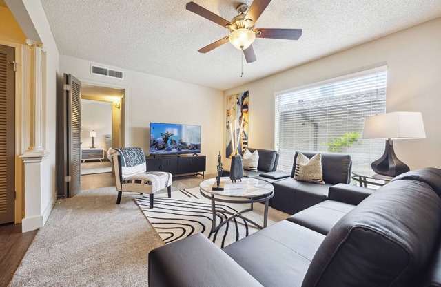 October Specials Chic Galleria Getaway with Saltwater Pool
