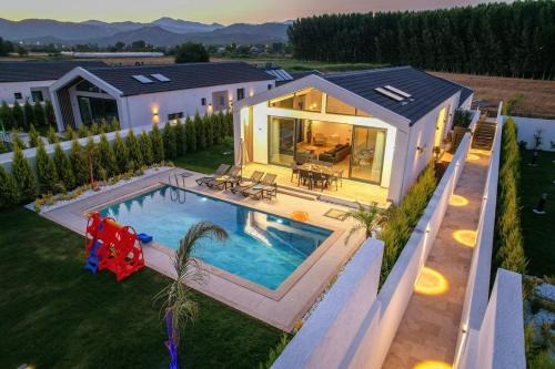 Odella 2 - Luxury Villa for 6 in Zorlar, Seydikemer
