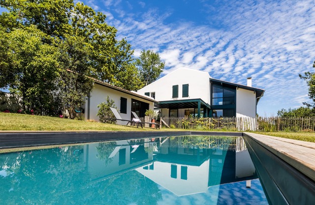 OIHAN KEYWEEK Amazing villa in quiet area with heated pool in Arbonne