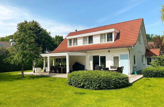 OK10, family house with fantastic garden
