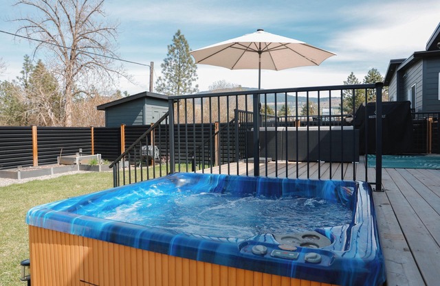 Okanagan 3br w/Hot Tub - Wine, Lakes, Pickleball