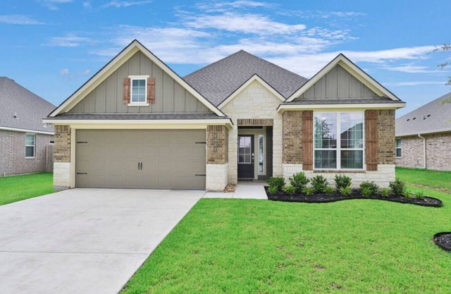 Ol’ Army Escape ~ Beautiful & Spacious Retreat in Aggieland!