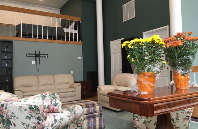 Old City - Spacious Tri-level Loft