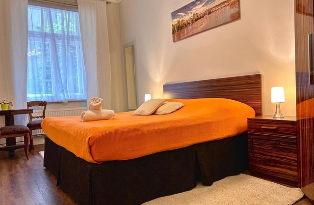 Old Town Luxury Hideaway in Perfect Loc with air con in quiet/out of crowds st.