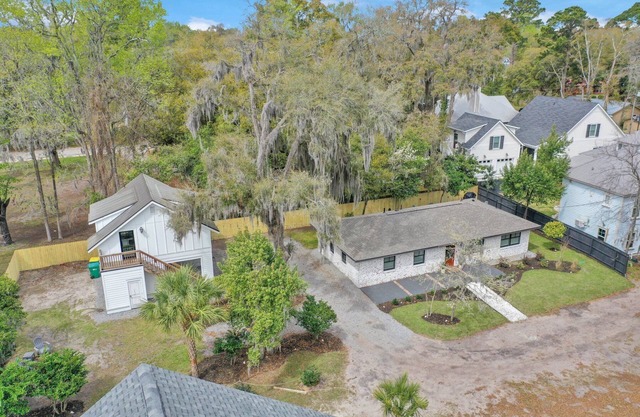 Old Town + Walkable + Home & Carriage House + Firepit